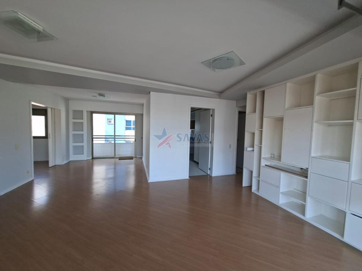 AMPLO APTO 3 DORMITÓRIOS - 2 GARAGENS - JUNTO AO HIPPO